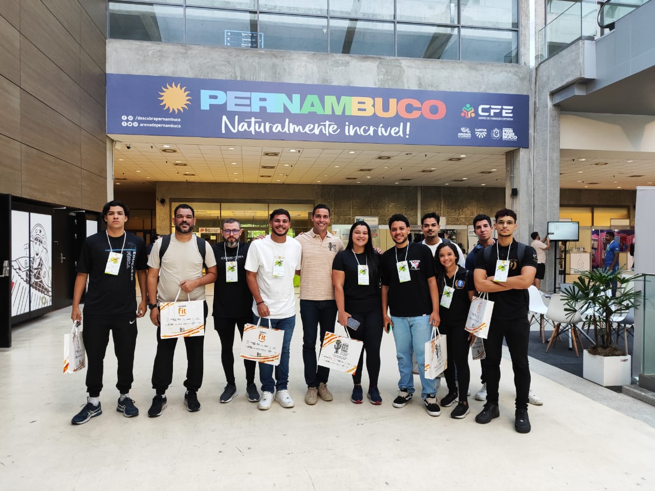 Leia mais sobre o artigo Alunos da FAP participam do I Summit Nordestino de Treinamento, Wellness e Fitness na Arena Pernambuco